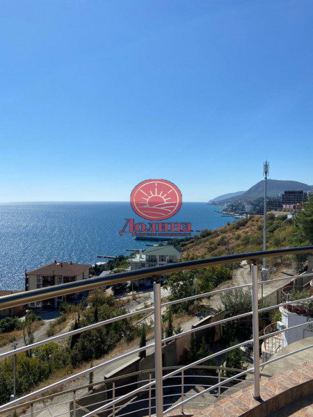 Дом 465 кв.м п.Семидворье г.Алушта