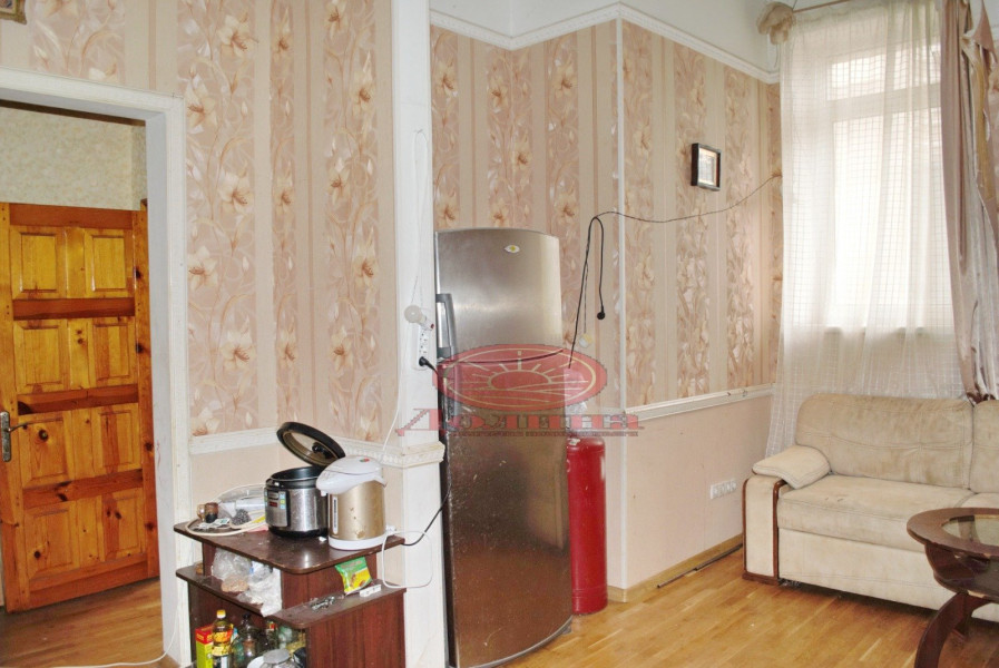 4-комнатная квартира 95 кв.м  г. Симферополь 