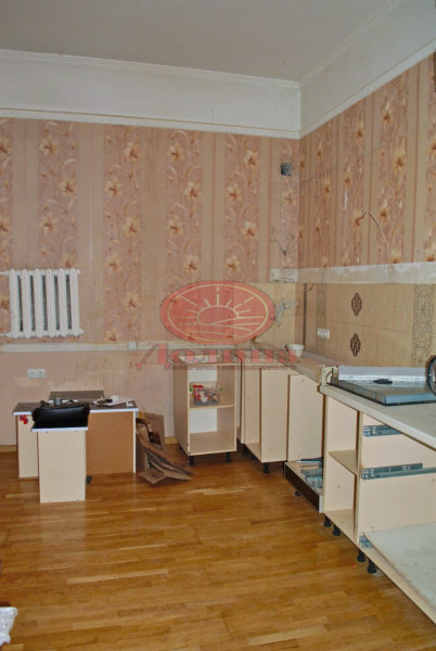 4-комнатная квартира 95 кв.м  г. Симферополь 