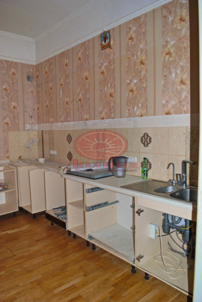 4-комнатная квартира 95 кв.м  г. Симферополь 