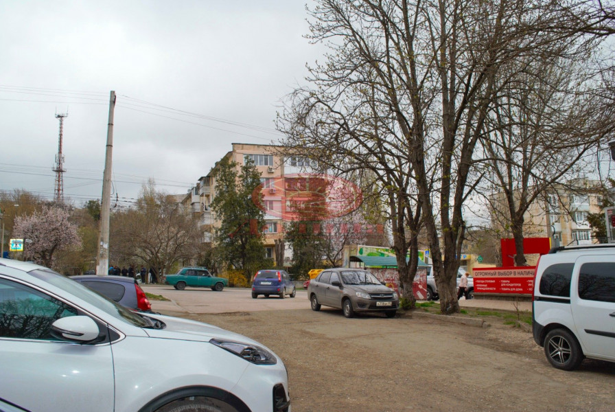 4-комнатная квартира 95 кв.м  г. Симферополь 