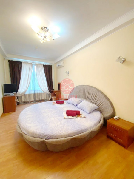2 комнатные апартаменты 32 кв.м г. Алушта 