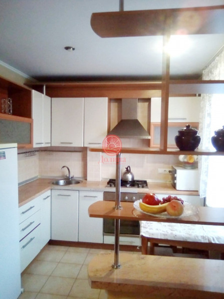 3-комнатная квартира 65 кв.м г.Алушта