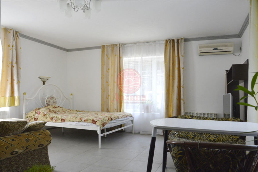 4-х комнатная квартира 80 кв.м в г. Алушта