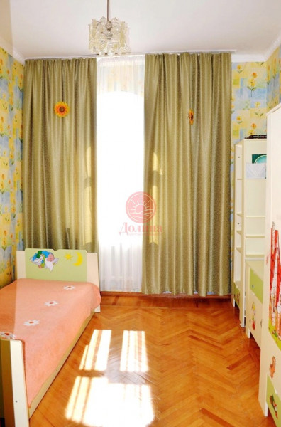 Дом 300 кв.м с. Нижняя Кутузовка г. Алушта