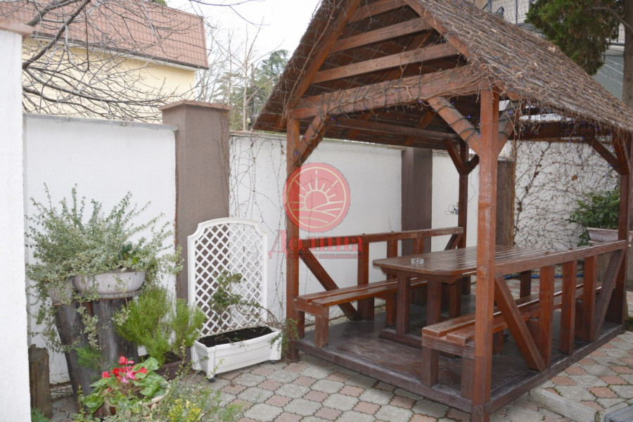 Продается гостевой дом 545 кв.м г. Алушта Крым  
