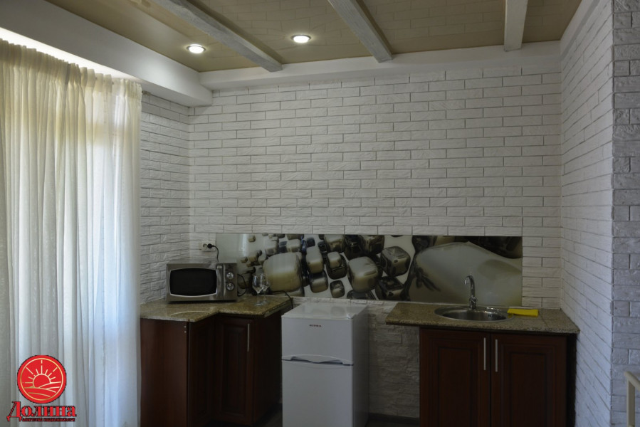 Продается гостиница 413 кв.м  пгт Гурзуф Крым