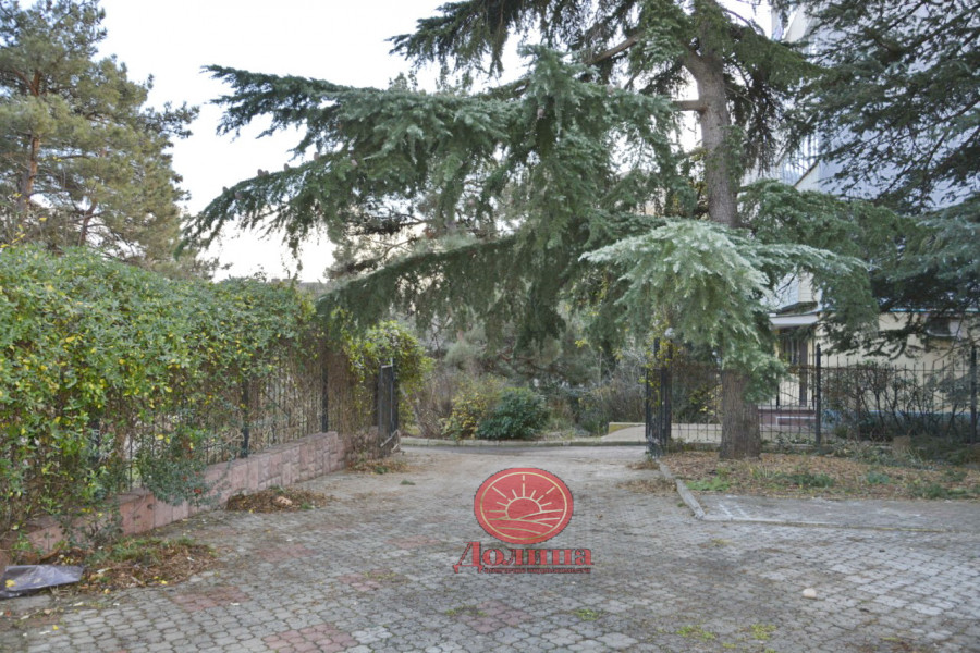Продается гостиничный комплекс 1248 кв.м  п. Партенит Крым Алушта