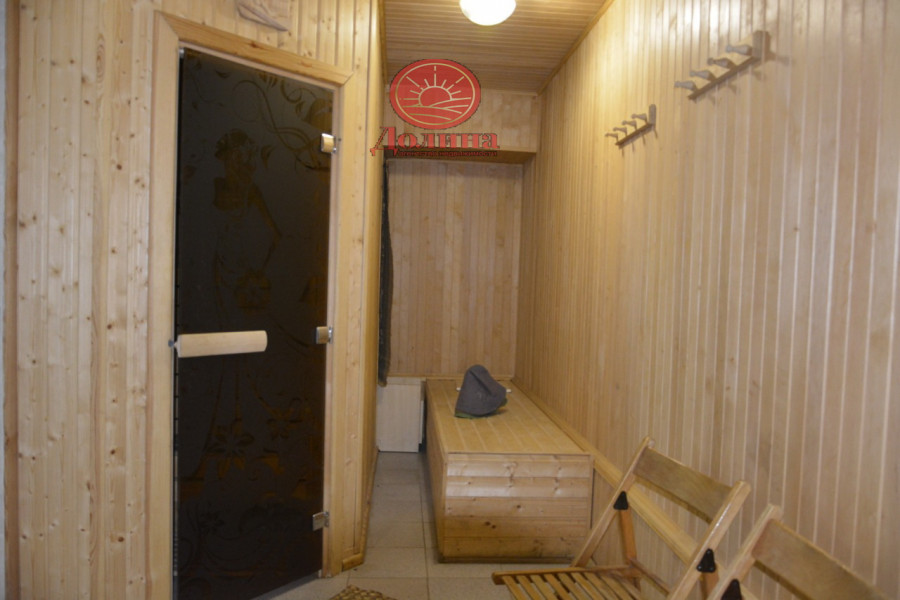 Продается гостиничный комплекс 1248 кв.м  п. Партенит Крым Алушта