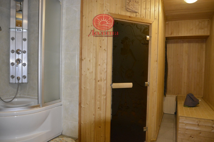 Продается гостиничный комплекс 1248 кв.м  п. Партенит Крым Алушта
