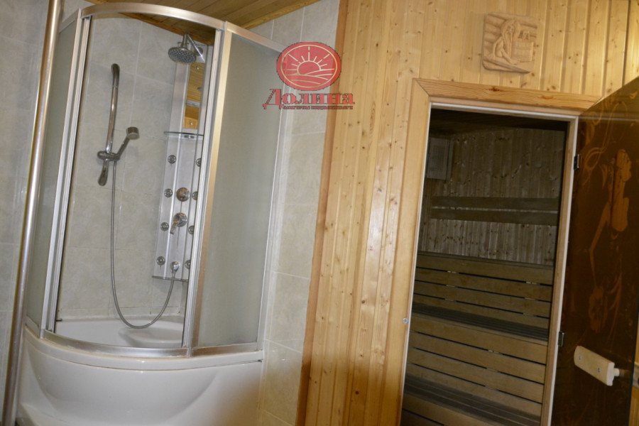 Продается гостиничный комплекс 1248 кв.м  п. Партенит Крым Алушта
