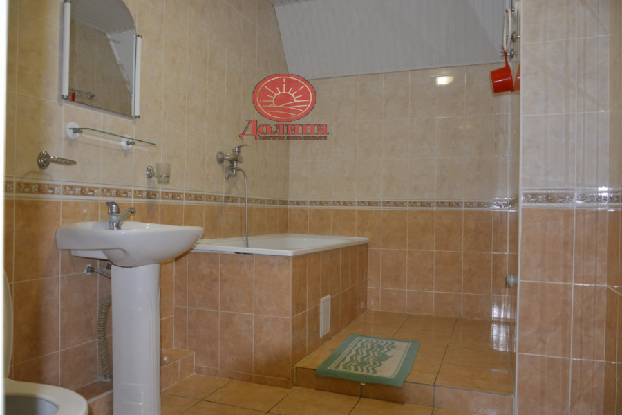 Продается гостиничный комплекс 1248 кв.м  п. Партенит Крым Алушта