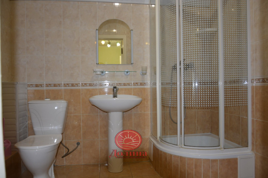 Продается гостиничный комплекс 1248 кв.м  п. Партенит Крым Алушта