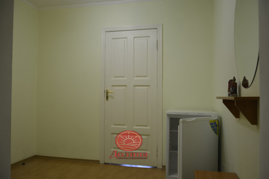 Продается гостиничный комплекс 1248 кв.м  п. Партенит Крым Алушта
