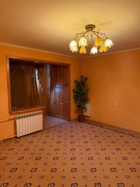 продажа двухкомнатной квартиры 62,5 кв. м в Алуште на Октябрьской